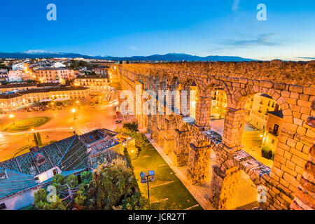 Segovia, Spanien am th Ancient Roman Aqueduct. Stockfoto