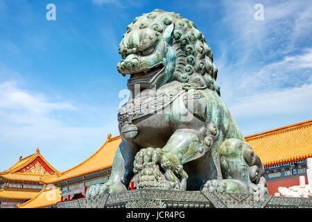 Bronze-Löwen Wächter, Verbotene Stadt, Peking, China Stockfoto