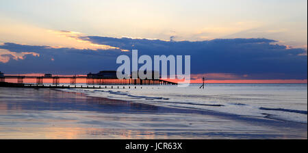 Abenddämmerung am Cromer, North Norfolk, England, Europa Stockfoto