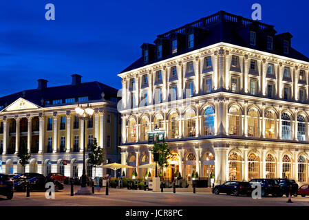 Die Herzogin von Cornwall Inn, bei Nacht, Verkehrssysteme, Dorset, England UK Stockfoto