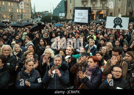 Pozna , Polen, schwarz Protest gegen die Überhöhung von abtreibungsrecht Stockfoto