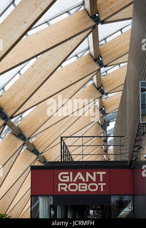 Riesige Roboter Restaurant Crossrail Station Garten, Canary Wharf, London, UK Stockfoto