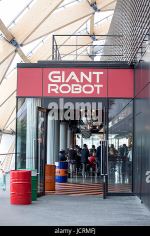 Riesige Roboter Restaurant Crossrail Station Garten, Canary Wharf, London, UK Stockfoto