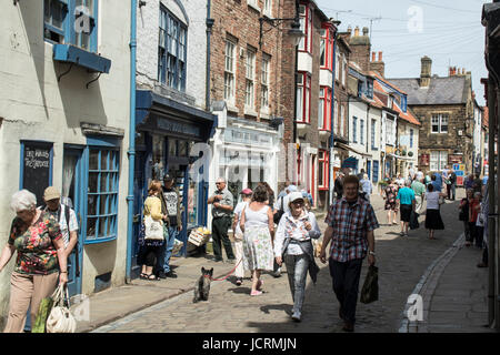 Straßenansicht in Whitby, North Yorkshire, UK Stockfoto