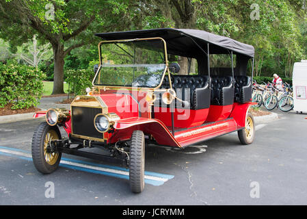 Vintage Taxi Auto verwendet für Besichtigungstouren in der Town of Celebration in Florida. Stockfoto