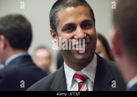 US Federal Communications Commission Chairman Ajit Pai während der konstituierenden Sitzung der Interagency Task Force für Landwirtschaft und ländliche Wohlstand des Department of Agriculture 15. Juni 2017 in Washington, D.C. Stockfoto