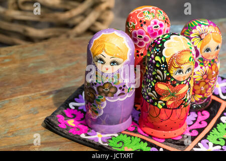 Schöne bunte russischen Nesting Dolls Matreshka Stockfoto