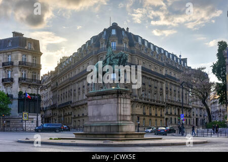 Statue von George Washington auf dem Pferderücken in Ort d'Iena in Paris, Frankreich. Stockfoto