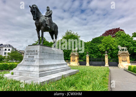 Reiterstandbild von Leopold II., der zweite König der Belgier, am Place du Trone (Bildhauer Thomas Vincotte). Stockfoto