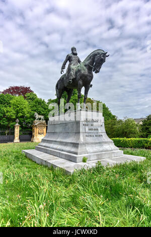 Reiterstandbild von Leopold II., der zweite König der Belgier, am Place du Trone (Bildhauer Thomas Vincotte). Stockfoto