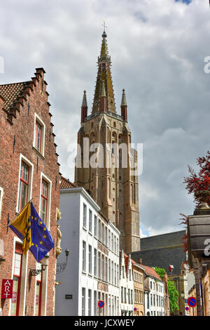 St.-Salvator-Kathedrale in Brügge, Belgien. Die Kathedrale ist die Verrezen Zaligmaker und Saint-Donatius von Reims gewidmet. Stockfoto