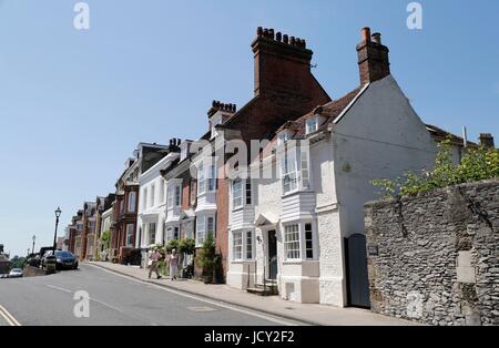 Alte Häuser im malerischen Arundel in West Sussex Stockfoto