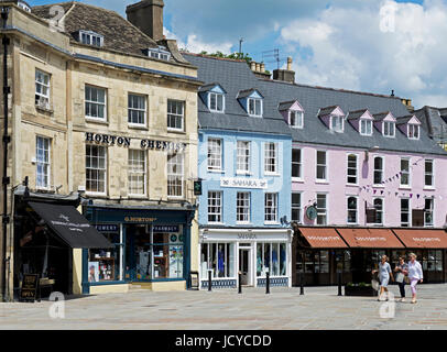 Geschäfte im Dyer Street, Cirencester, Gloucester, England UK Stockfoto