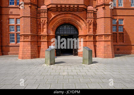 Bucht von Cardiff, Wales - 20. Mai 2017: Pierhead Gebäude mit majestätischen Eingang. Stockfoto