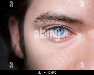 unglaublich blauen Augen Closeup keine Farbe retoucch Stockfoto