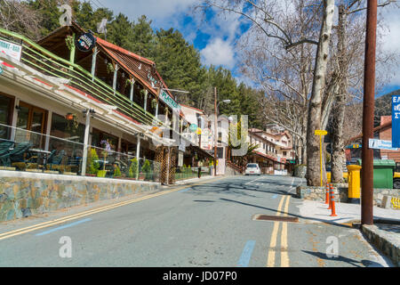 Pano Platres Dorf, Troodos-Gebirge, Distrikt Limassol, Paphos, Zypern Stockfoto