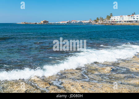 Hafen von Paphos, Erholungsgebiet, Souvenirläden, Meer, Zypern Stockfoto