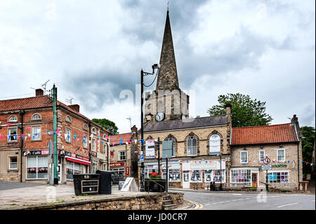 Pickering-Marktplatz mit Girlanden geschmückt Stockfoto