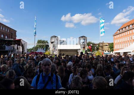 Kiel, Deutschland. 17. Juni 2017. Eindrücke des ersten Tages der Kieler-Woche-2017 mit der Eröffnung von berühmten deutschen TV Host Kai Pflaume © Björn Deutschmann/Alamy Live-Nachrichten Stockfoto