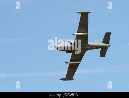 Regensburg, UK. 17. Juni 2017. Die BAC 167 Strikemaster Ircraft auf dem Display in blauer Himmel, an einem Sommertag in Regensburg, Großbritannien. Bildnachweis: Bob Sharples/Alamy Live-Nachrichten Stockfoto