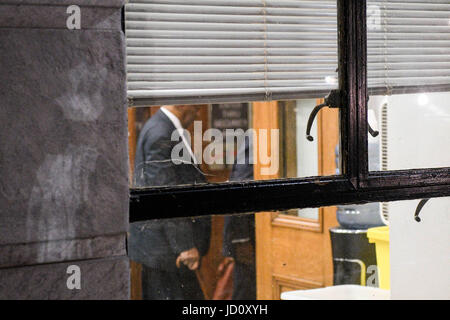 Norristown, Pennsylvania, USA. 13. Juni 2017. BILL COSBY, verlassen das Gerichtsgebäude in Montgomery County PA Credit: Ricky Fitchett/ZUMA Draht/Alamy Live News Stockfoto