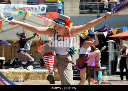 Sommer im Southside Festival in Birmingham, West Midlands, England, Großbritannien. Die jährliche Veranstaltung findet im Juni statt und wird von der Birmingham Hippodrome Theatre organisiert. Stockfoto