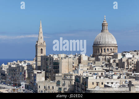 Turm von St. Pauls pro-Kathedrale, Kuppel der Basilika der Muttergottes von Karmel Kirche, Blick vom St.-Michaels Bastion Stockfoto