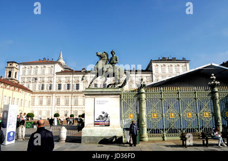 Die Statue von der Reitsport im königlichen Palast in Turin, Italien auf 13.10.2015 Stockfoto