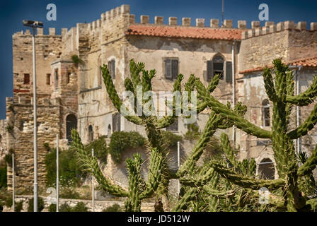 Details des "Forte Teglia" auf die kleine Insel Pianosa. Stockfoto