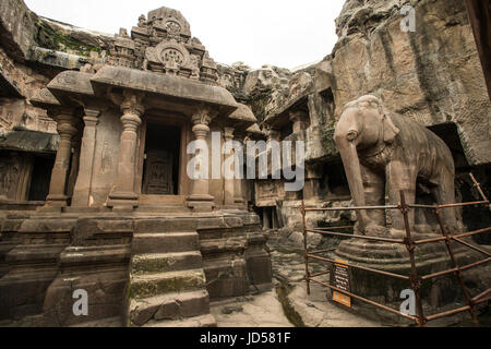 Der kailash Tempel in Ellora Höhlen gilt als die weltweit größte monolithischen Skulptur, aus einem einzigen Fels gehauen. Stockfoto