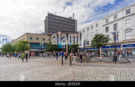 Overgate Einkaufszentrum Eingang auf High Street gegenüber dem Stadtplatz in Dundee Tayside Scotland UK Stockfoto