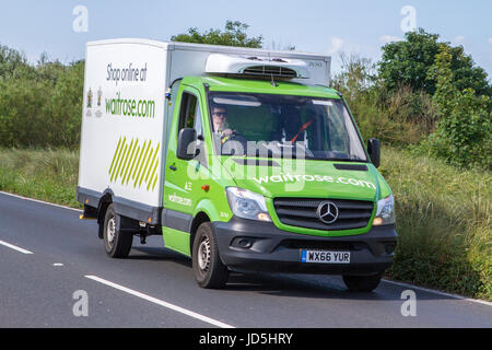 Der Supermarkt Waitrose Supermarkt Lieferwagen Stockfoto