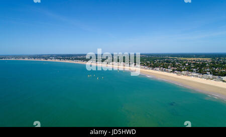 Luftbild auf La Baule Escoublac und Pornichet Bucht und den Strand in Loire Atlantique, Frankreich Stockfoto