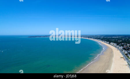 Luftbild auf La Baule Escoublac und Pornichet Bucht und den Strand in Loire Atlantique, Frankreich Stockfoto