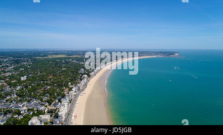 Luftbild auf La Baule Escoublac und Pornichet Bucht und den Strand in Loire Atlantique, Frankreich Stockfoto