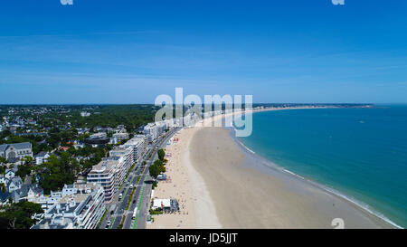 Luftbild auf La Baule Escoublac und Pornichet Bucht und den Strand in Loire Atlantique, Frankreich Stockfoto