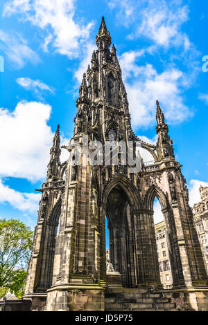 Sir Walter Scott Monument, Princes Street Gardens, Edinburgh, Schottland. Das Scott Monument ist das größte Denkmal für einen Schriftsteller der Welt. Es co Stockfoto