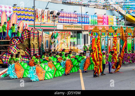 Praxis für Teilnehmer für Aliwan Fiesta in Manila Philippinen Stockfoto