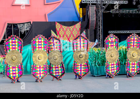 Praxis für Teilnehmer für Aliwan Fiesta in Manila Philippinen Stockfoto