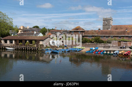 Bootsverleih am Äbte Quay entlang dem Fluss Frome in Wareham, Dorset England UK. Stockfoto