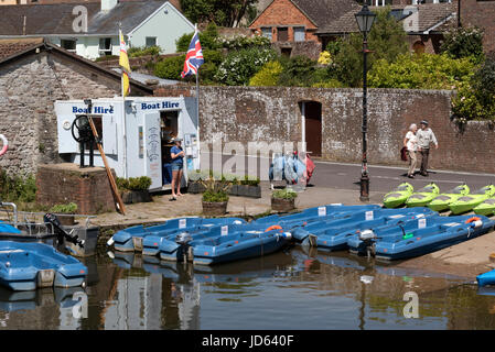 Bootsverleih am Äbte Quay entlang dem Fluss Frome in Wareham, Dorset England UK. Stockfoto