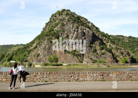 Loreley-Felsen steht entlang des Rheins in das Mittelrheintal. Eine UNESCO-World Heritage Site.Lorelei in englischer Sprache Stockfoto