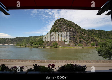 Loreley-Felsen steht entlang des Rheins in das Mittelrheintal. Eine UNESCO-World Heritage Site.Lorelei in englischer Sprache Stockfoto