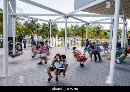 Miami Florida, Innenstadt, Museumspark, Perez Art Museum Miami, PAMM, zeitgenössische Kunst, Außenansicht, Terrasse, Skulpturengarten, Installation, Konstantin Grci Stockfoto