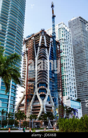 Miami Florida, Downtown, Biscayne Boulevard, Wolkenkratzer, Skyline, Gebäude, unter Neubau Baumeister, Zaha Hadid, Architektur, One Thousa Stockfoto