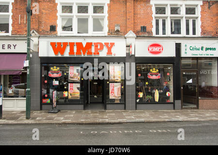 Außenansicht des Wimpy Fast Food Restaurants in Broad Street, Teddington, TW11, London, England, UK Stockfoto