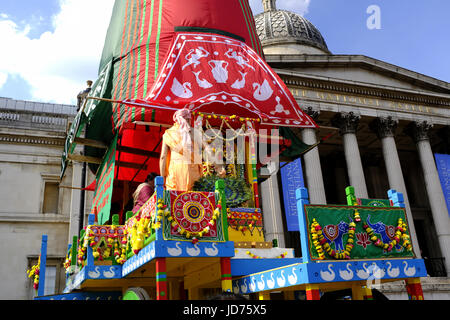 London, UK. 18. Juni 2017. Rath Wagen vor der National Gallery in London Rathayatra Credit: Maji Murrell/Alamy Live News Stockfoto