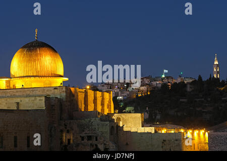 Blick auf die Al-Aksa Moschee entlang der südlichen Mauer des Tempelbergs, bekannt als das Edle Heiligtum und für Muslime als der Haram esh-Sharif in der Altstadt von Ostjerusalem Israel Stockfoto