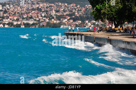 Türkis gefärbt Bosporus Stockfoto