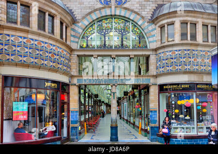 Royal Arcade Einkaufszentrum in Norwich, England Stockfoto